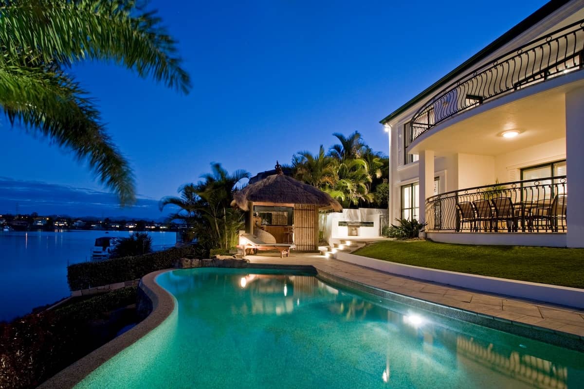 Australian pool on the water